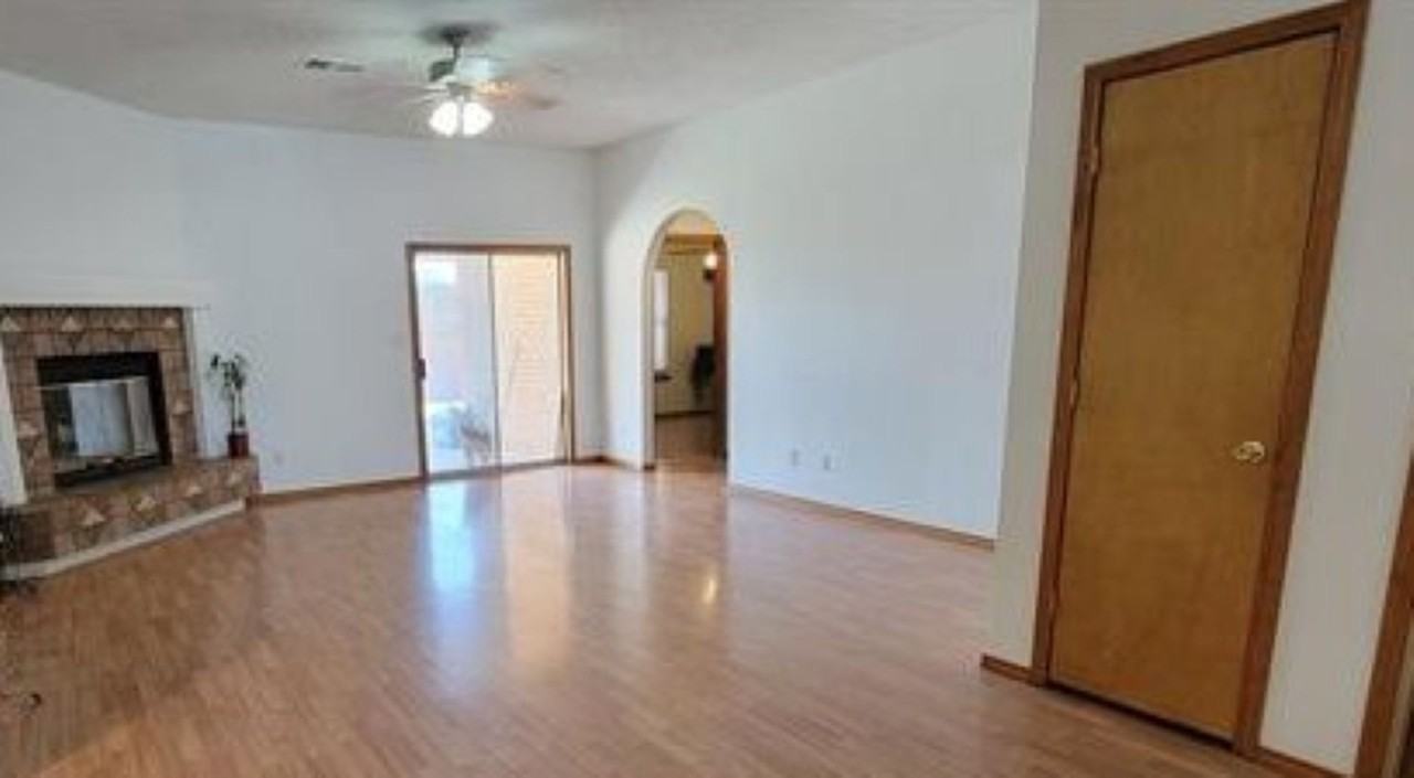 972 Mimosa Ave - Photo 2 of 17
