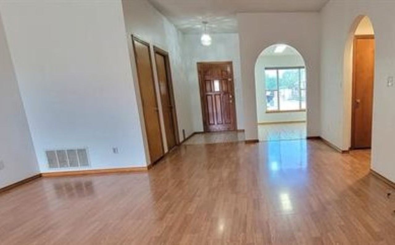 972 Mimosa Ave - Photo 4 of 17