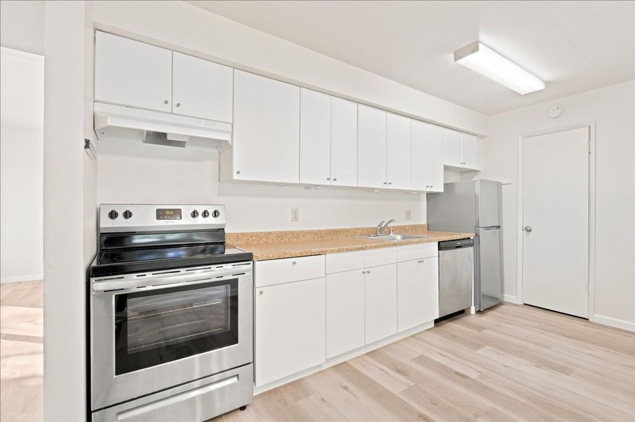 5121 Earls Ct - Photo 7 of 18