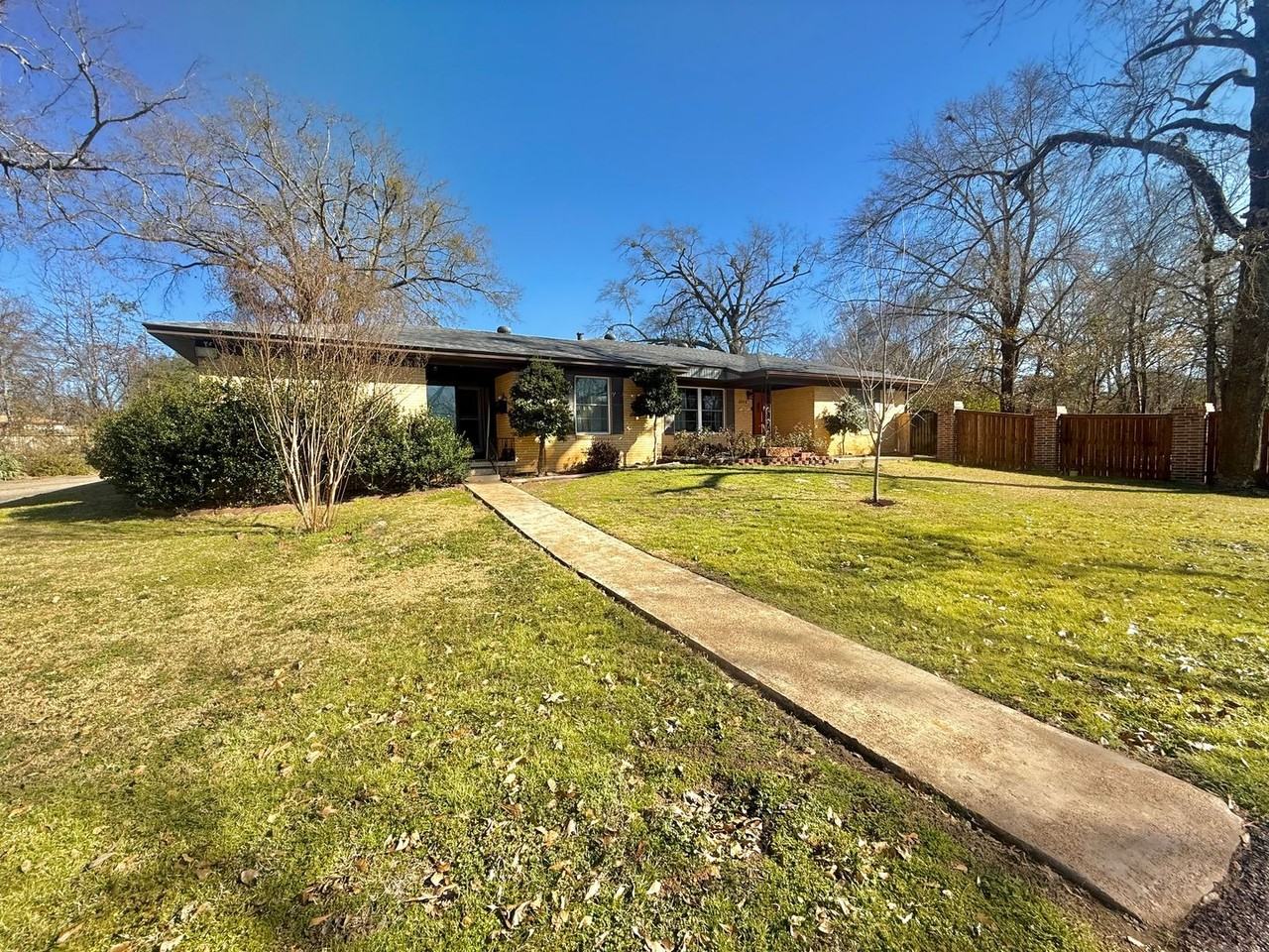 2008 Longview Dr