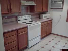 featured image of 419 Mallory St N #2