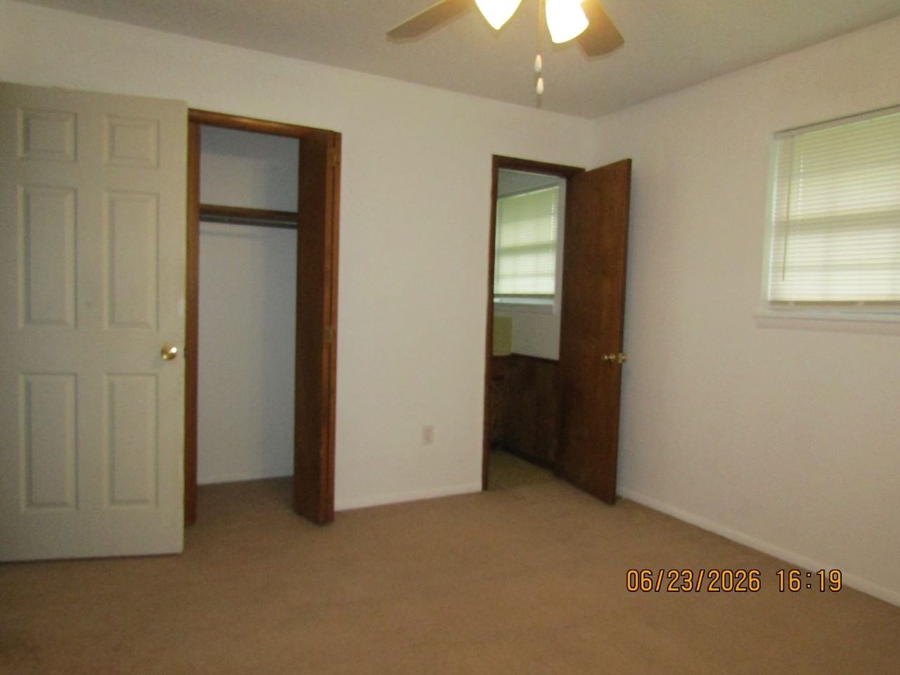 147 Ne Dunlop St - Photo 7 of 26