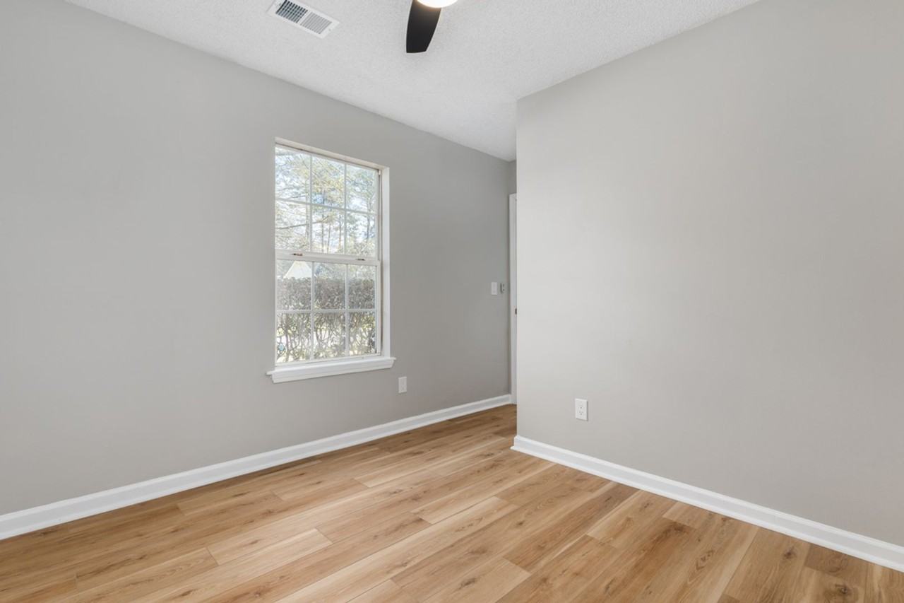 1021 Aderley Oak Dr - Photo 6 of 30
