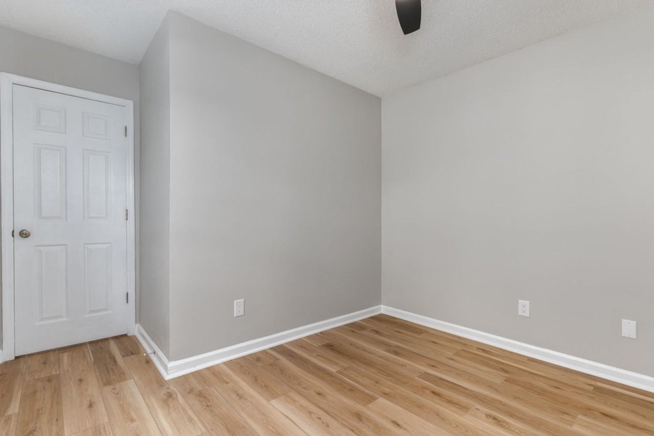 1021 Aderley Oak Dr - Photo 7 of 30