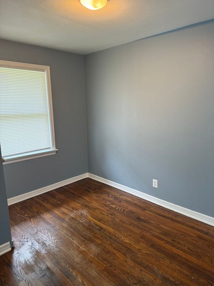 1150 Astoria Dr - Photo 5 of 17