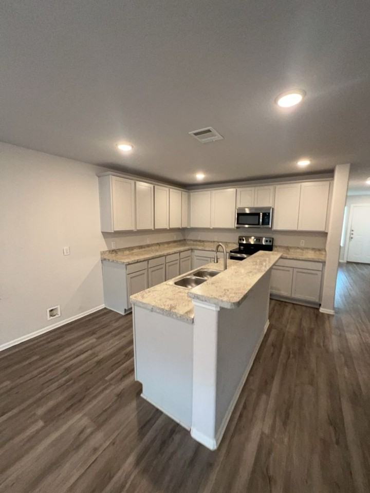 509 Hines Ave - Photo 2 of 6