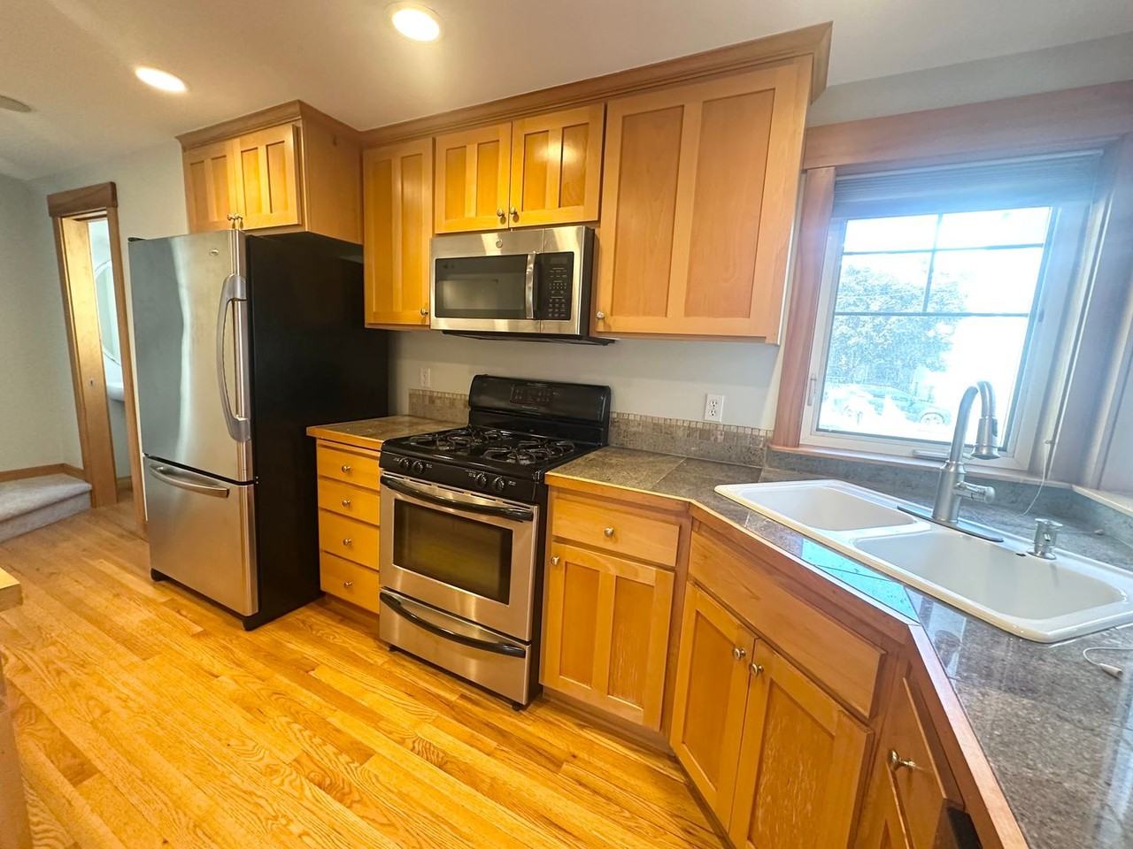 9312B Stone Ave N - Photo 3 of 24