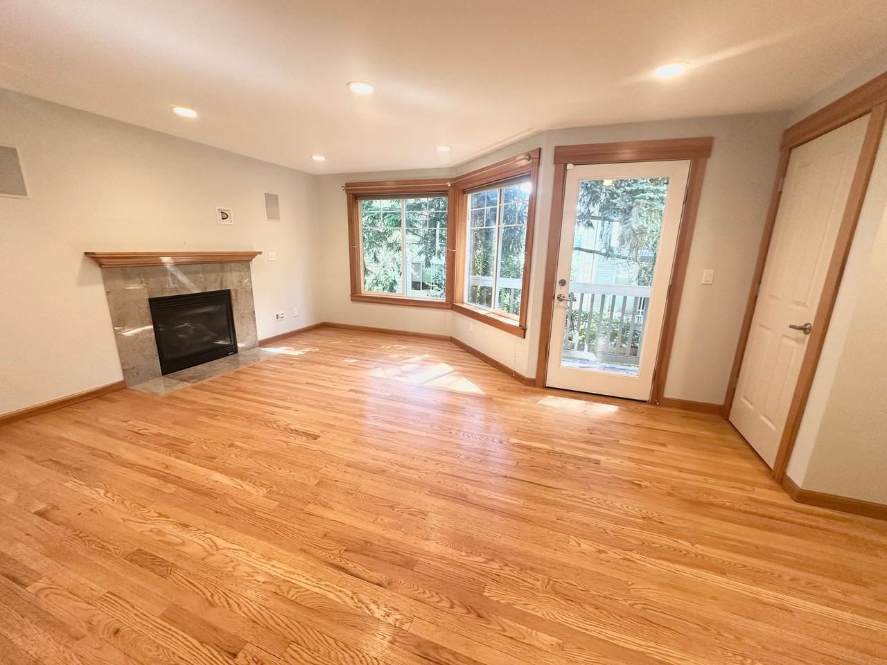 9312B Stone Ave N - Photo 5 of 24