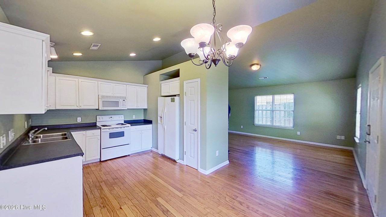 627 Tabor Ln - Photo 5 of 22