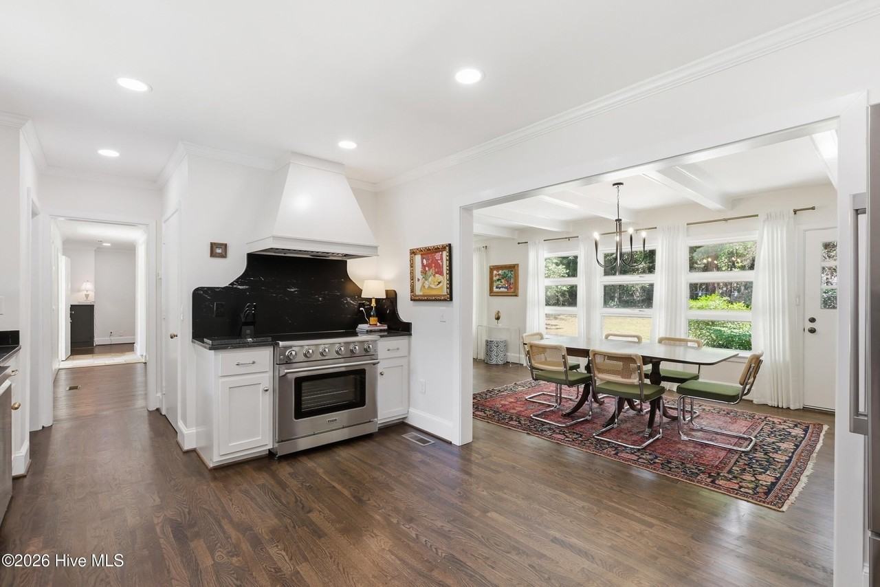 105 Bunn Ave - Photo 2 of 33