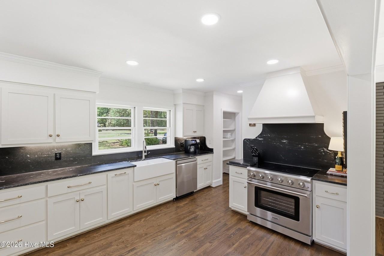 105 Bunn Ave - Photo 4 of 33