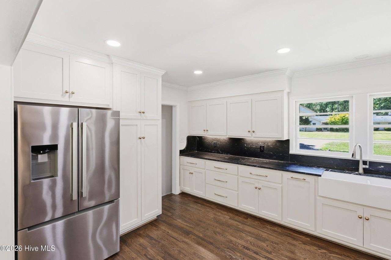 105 Bunn Ave - Photo 5 of 33