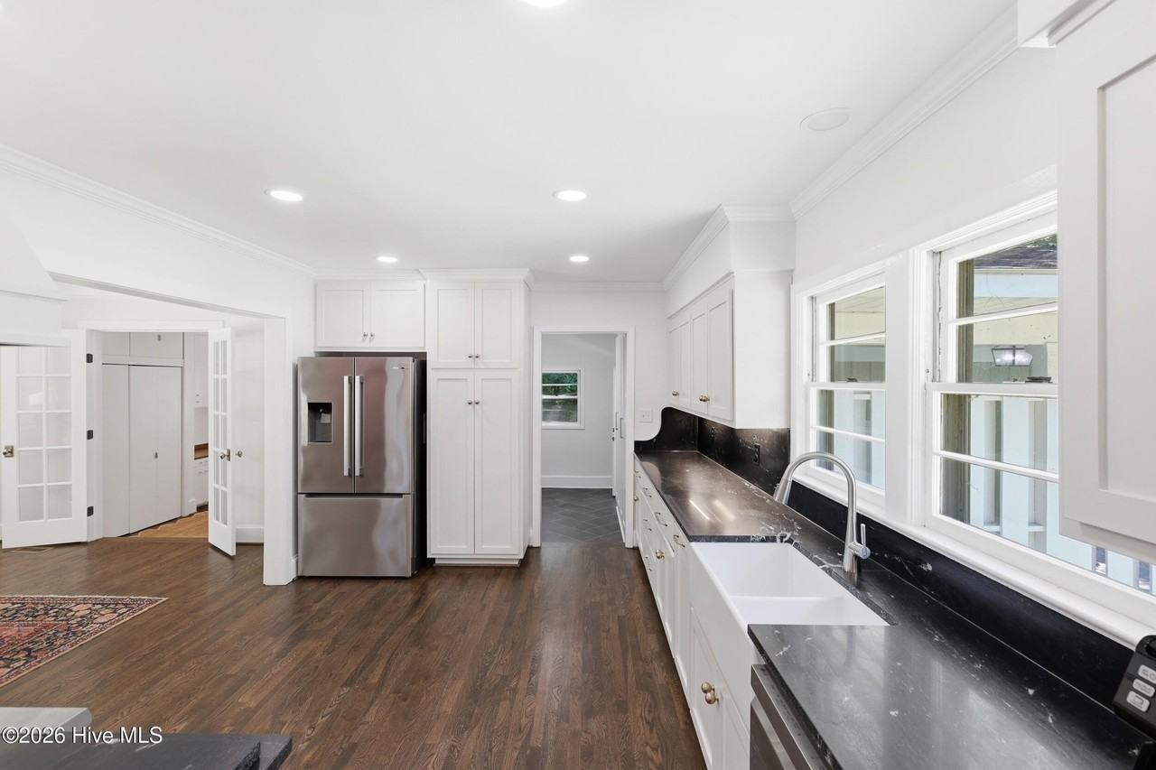 105 Bunn Ave - Photo 6 of 33