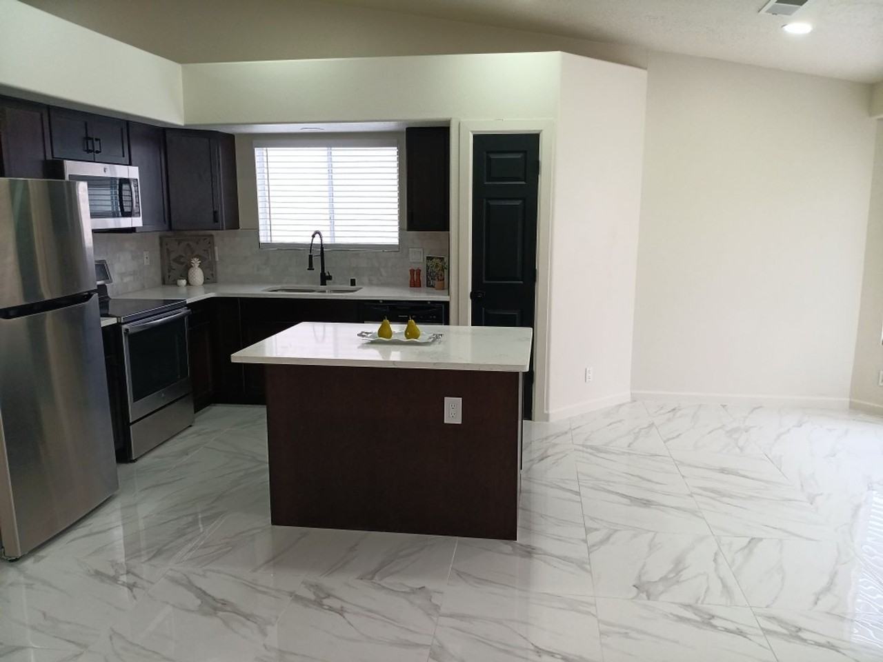 8116 Corte De Aguila Nw - Photo 2 of 23
