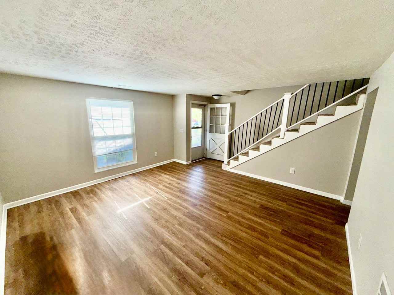 815 Clareridge Ln - Photo 3 of 19