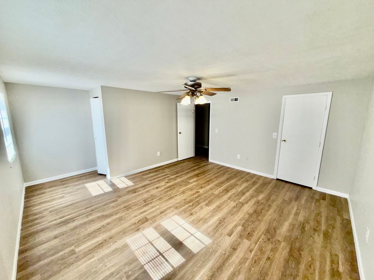 815 Clareridge Ln - Photo 6 of 19