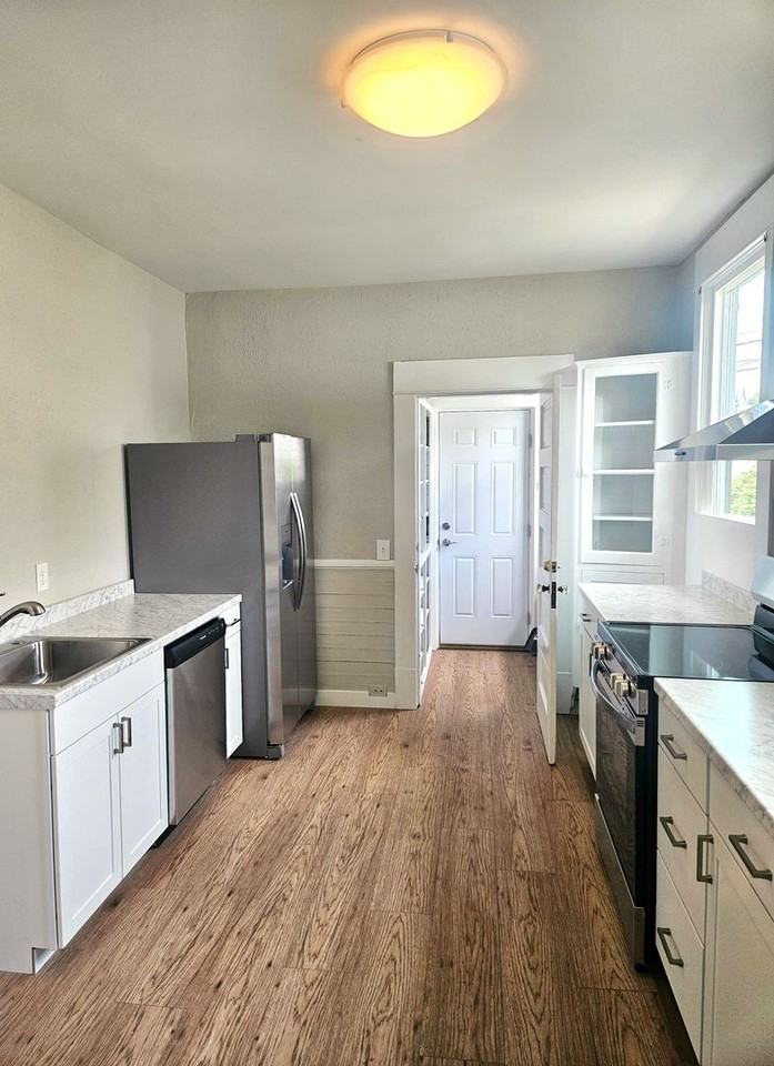 1515 12th St #1515 - Photo 4 of 23