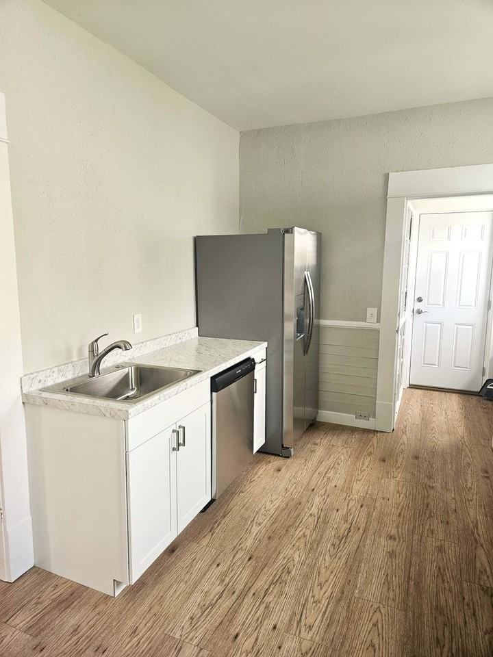 1515 12th St #1515 - Photo 7 of 23
