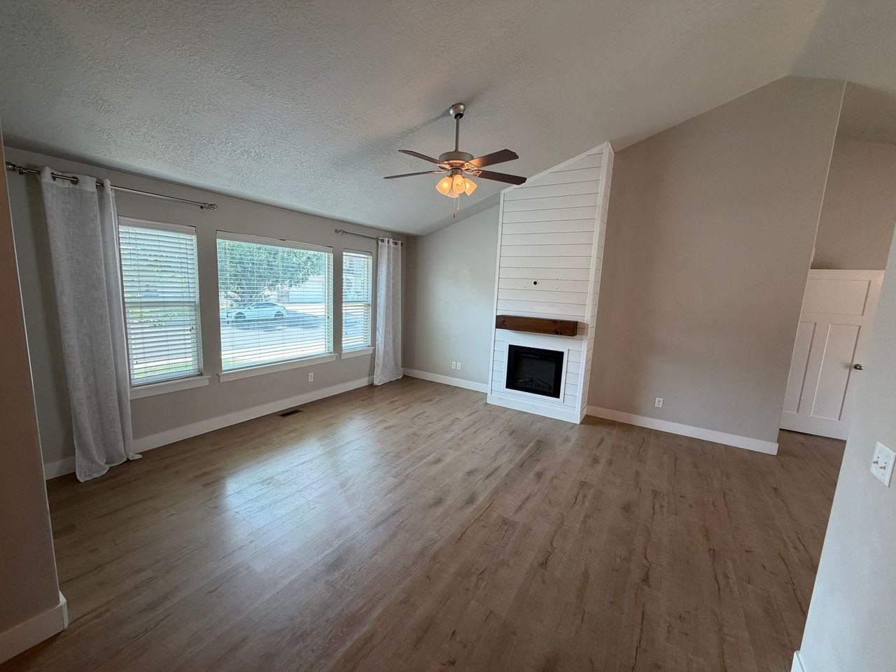 416 W 2070 N - Photo 3 of 50