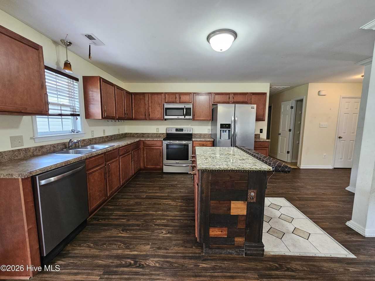 307 Big Tree Ln - Photo 6 of 16