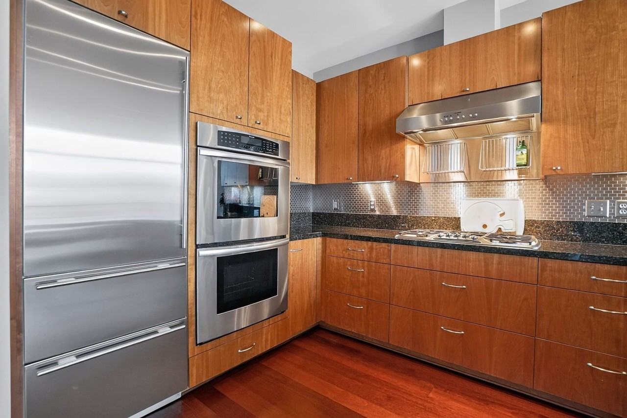 1221 Sw 10th Ave - Photo 6 of 27