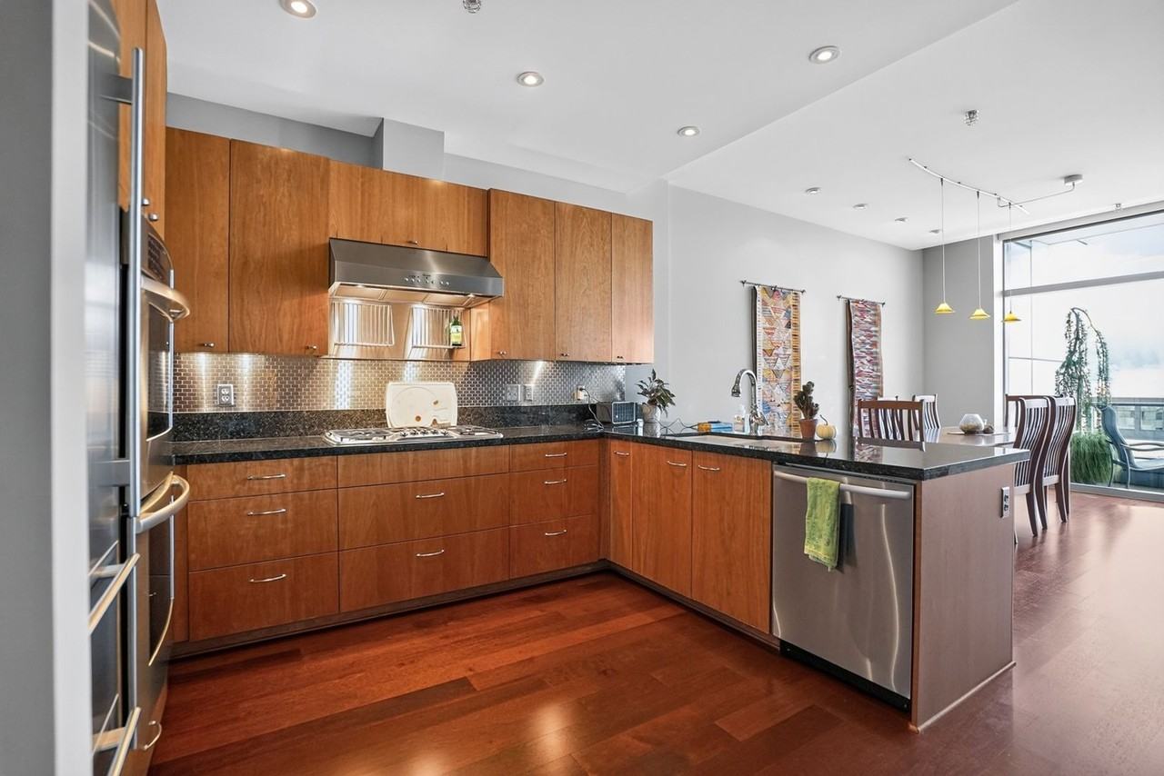 1221 Sw 10th Ave - Photo 7 of 27