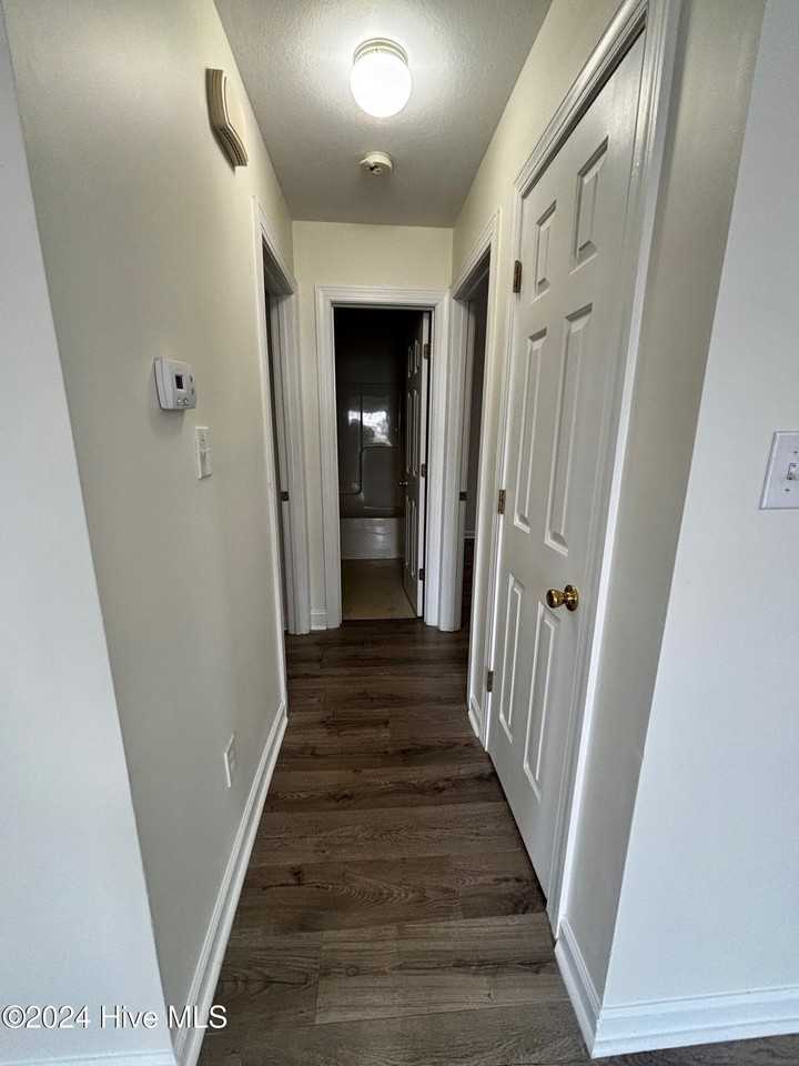 207 Ashwood Dr - Photo 5 of 16