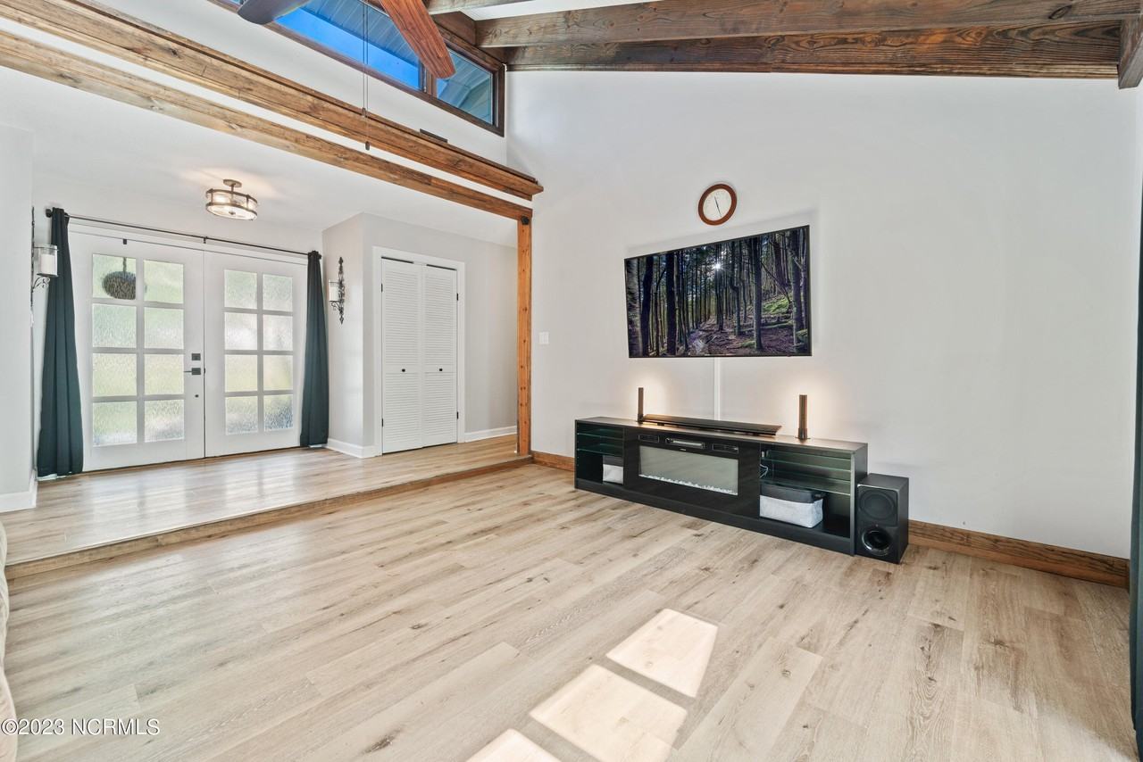420 Ridge Rd - Photo 3 of 21