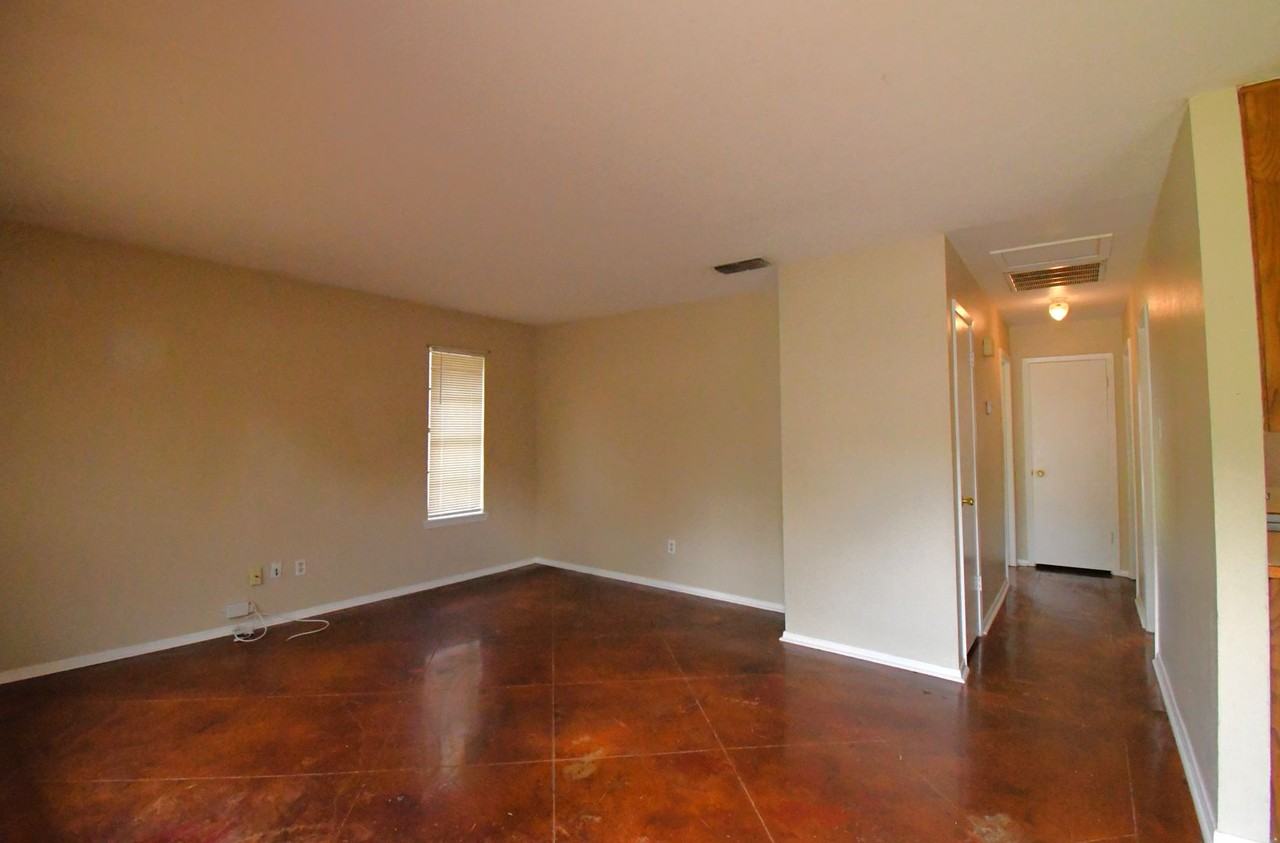 102 Parklane Dr - Photo 4 of 21