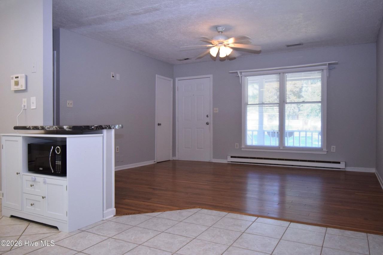 1853 Pinelog Ln - Photo 6 of 19