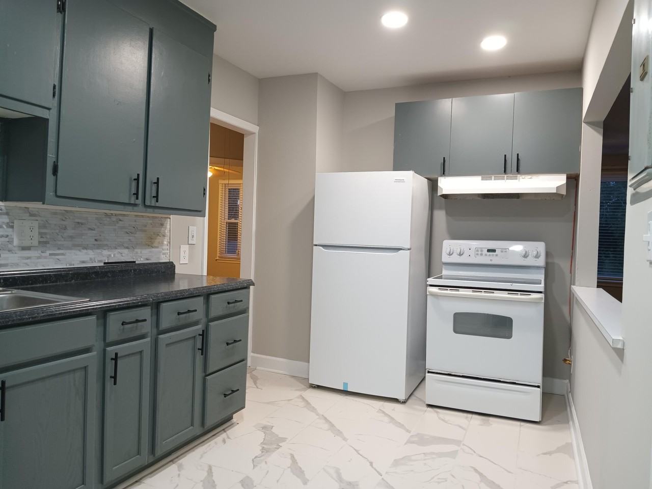2602 Hazel St - Photo 4 of 12