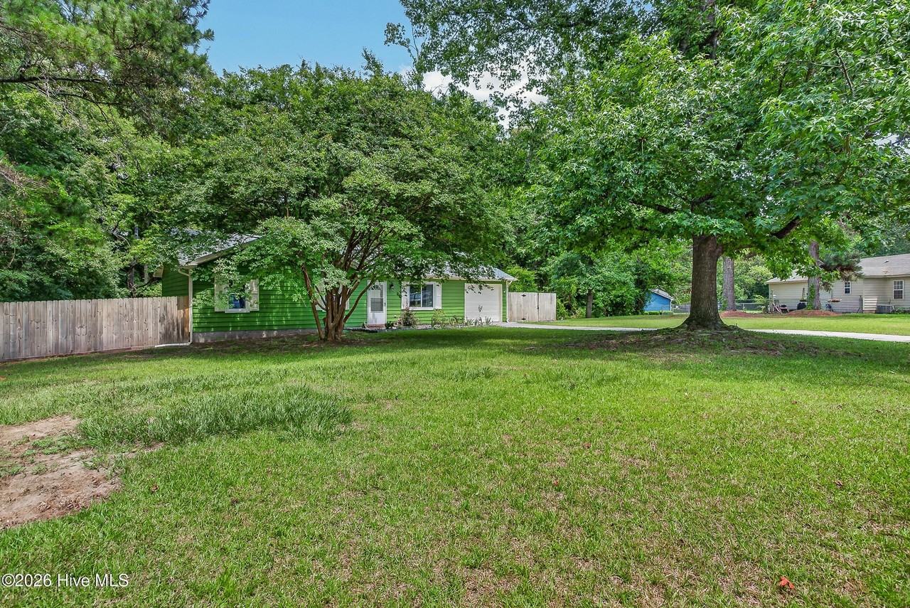 130 Falcon Crest Rd - Photo 2 of 30