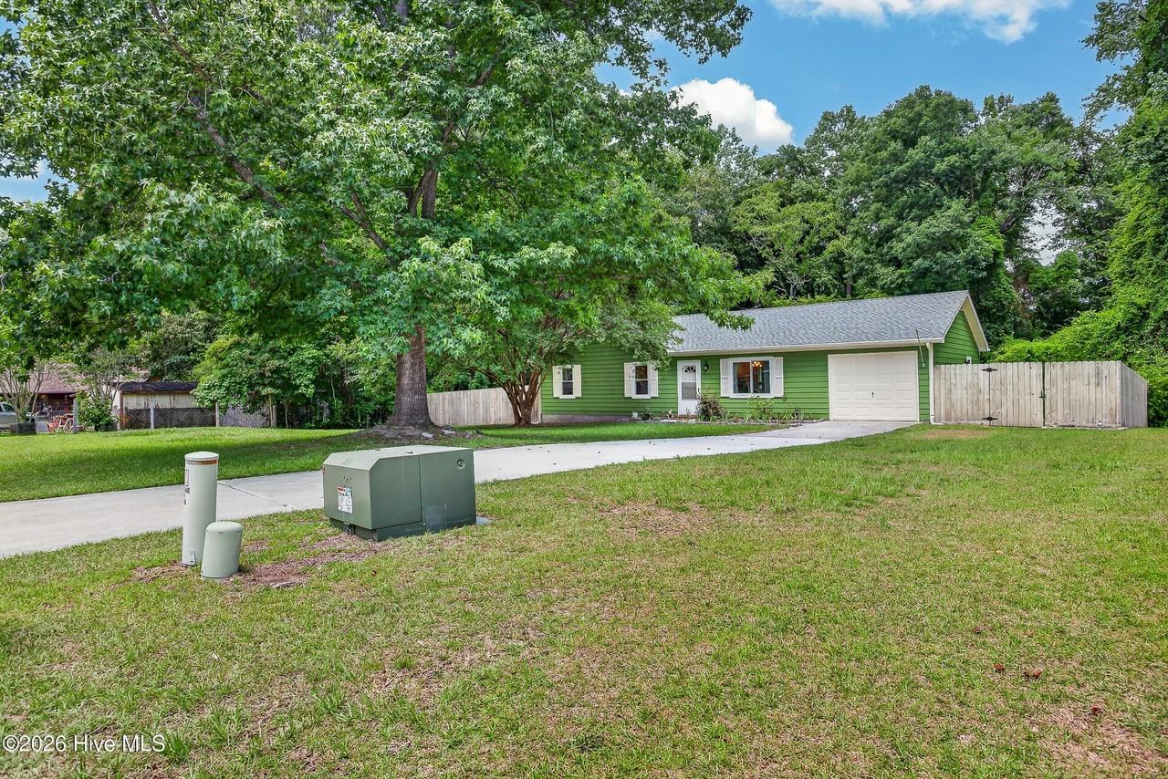 130 Falcon Crest Rd - Photo 3 of 30