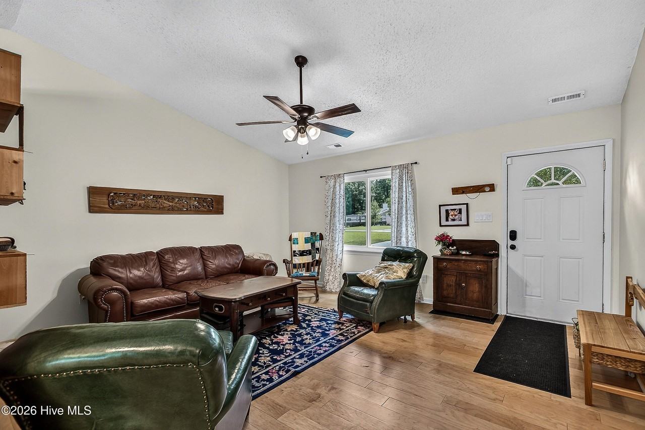 130 Falcon Crest Rd - Photo 5 of 30