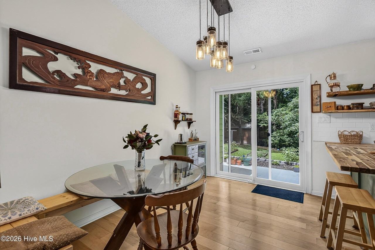 130 Falcon Crest Rd - Photo 6 of 30