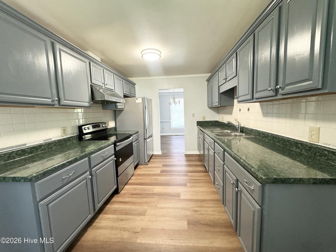 102 Hunters Trl W - Photo 4 of 18