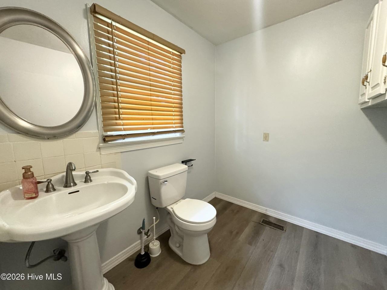 102 Hunters Trl W - Photo 5 of 18