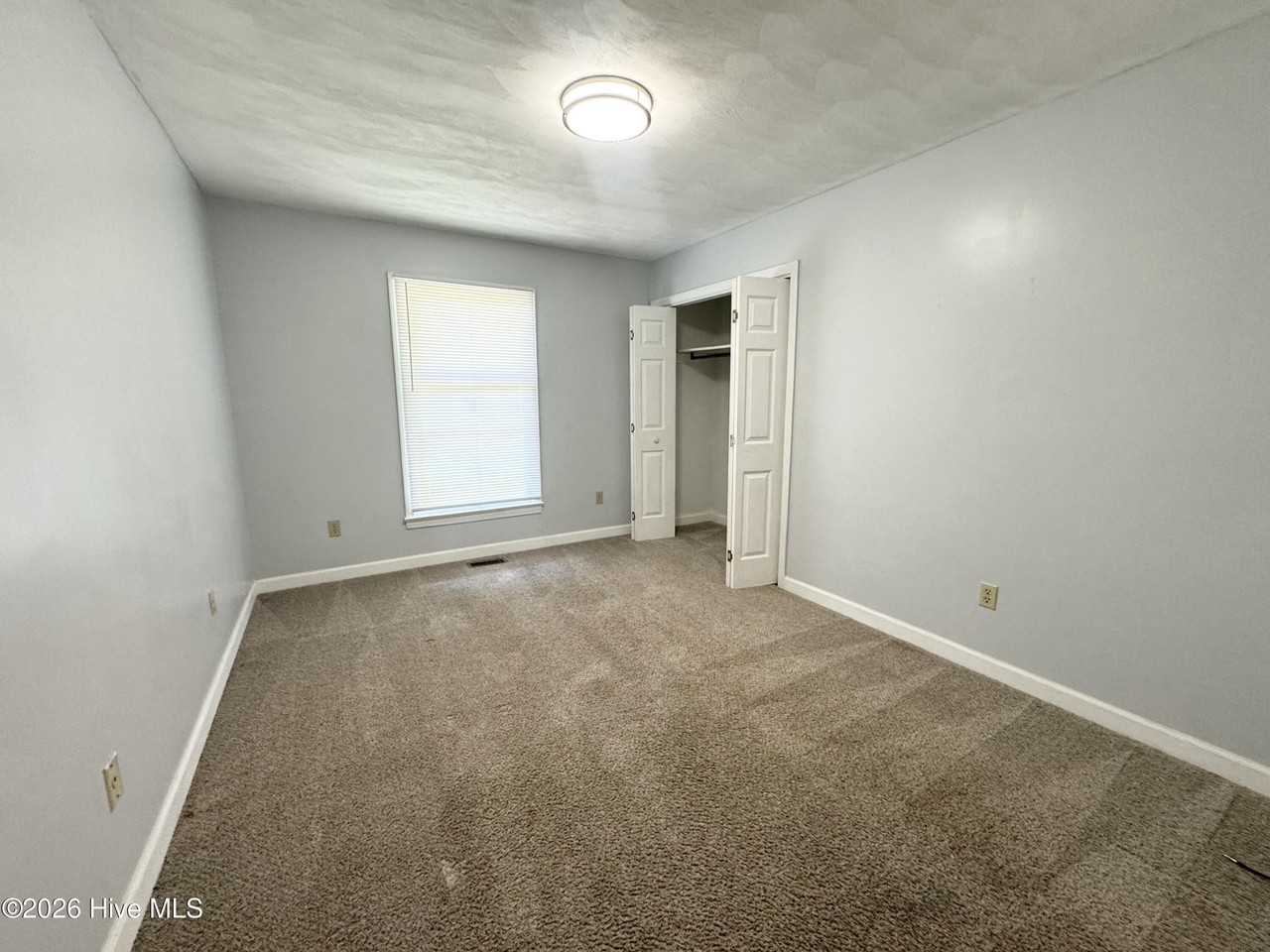 102 Hunters Trl W - Photo 6 of 18