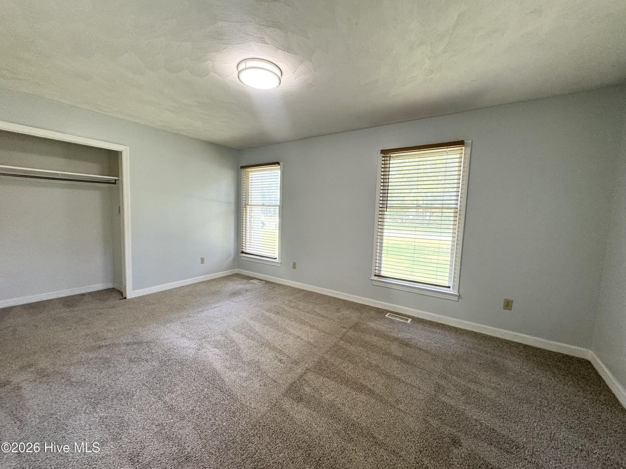 102 Hunters Trl W - Photo 7 of 18