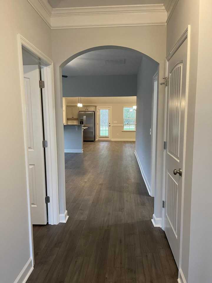 811 Goodale Dr - Photo 2 of 22