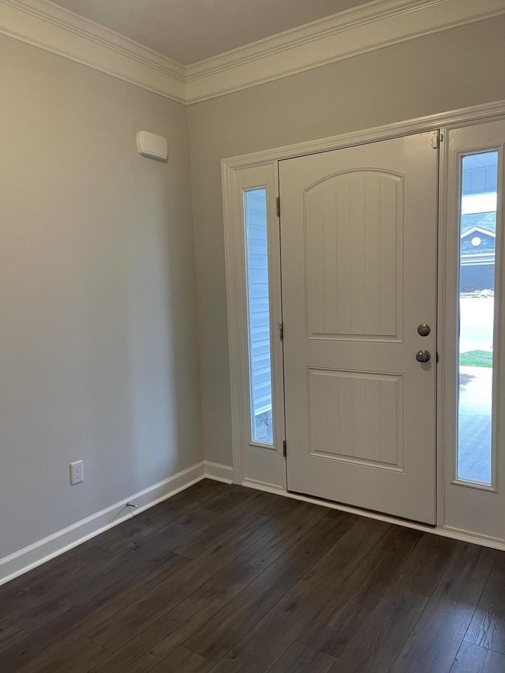 811 Goodale Dr - Photo 3 of 22