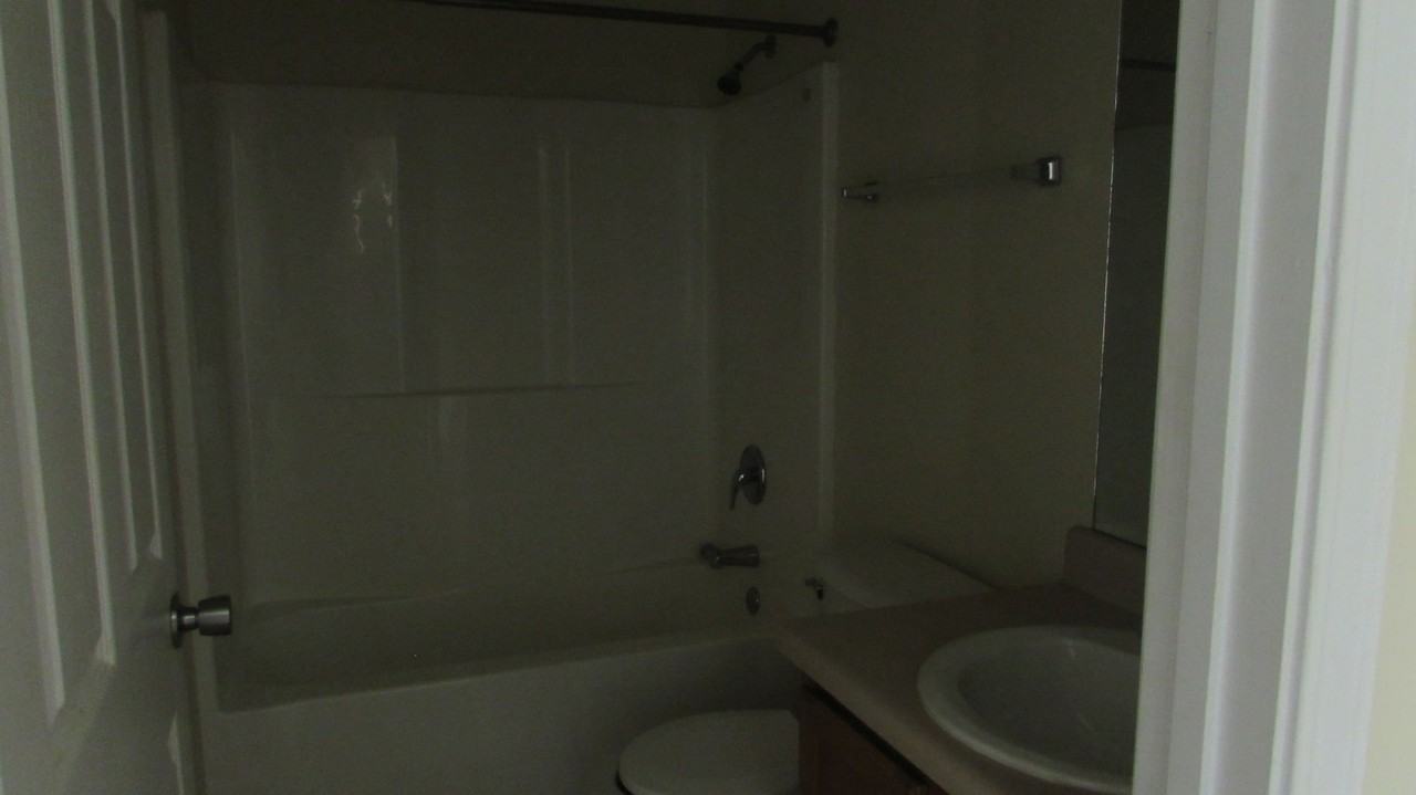 5386 Quail Creek Cir - Photo 6 of 8