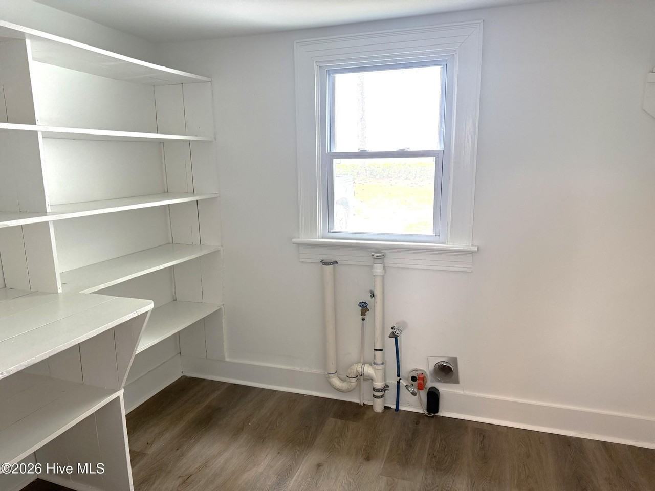 1300 Worthington Rd - Photo 6 of 15