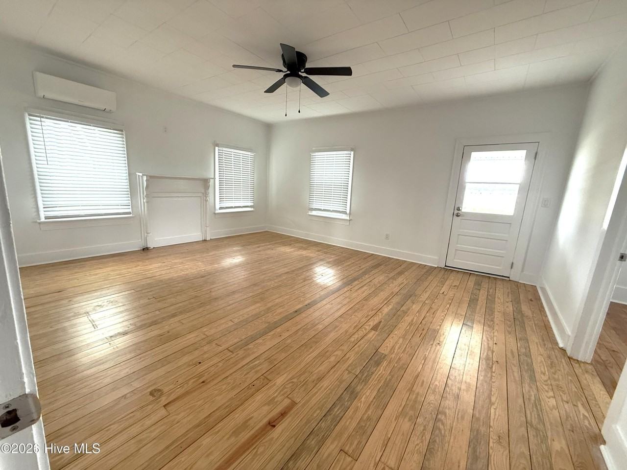1300 Worthington Rd - Photo 7 of 15