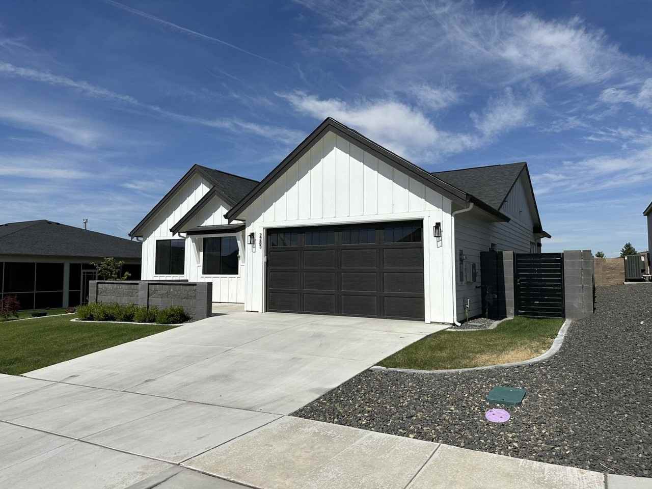 2285 Estate Ave - Photo 3 of 39