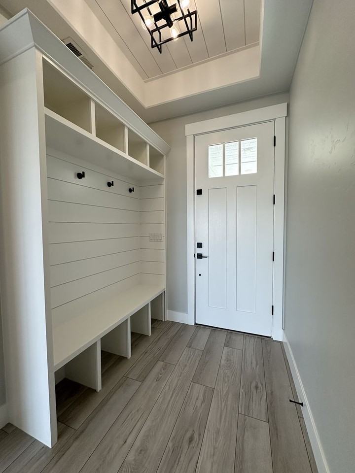 2285 Estate Ave - Photo 4 of 39