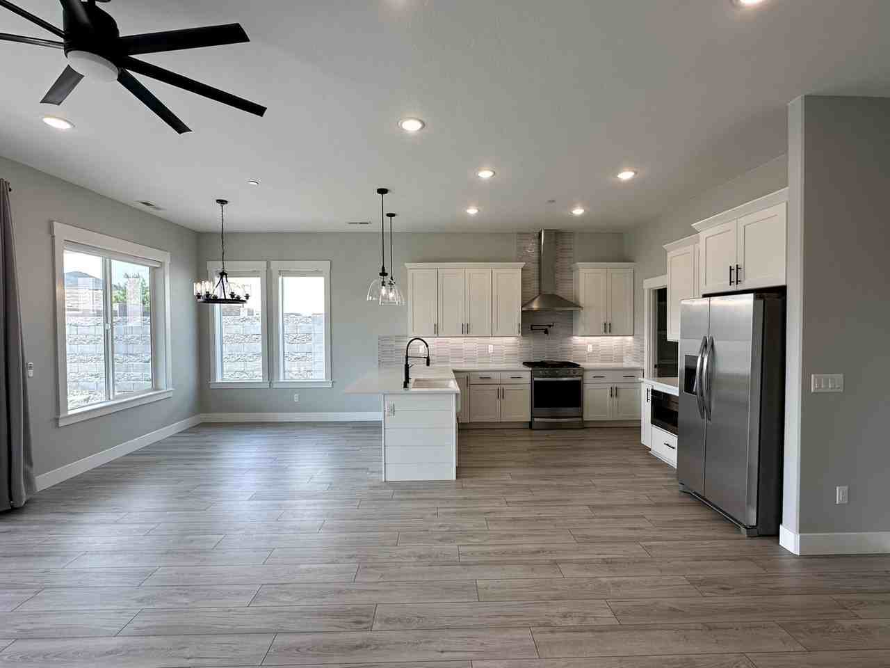 2285 Estate Ave - Photo 6 of 39