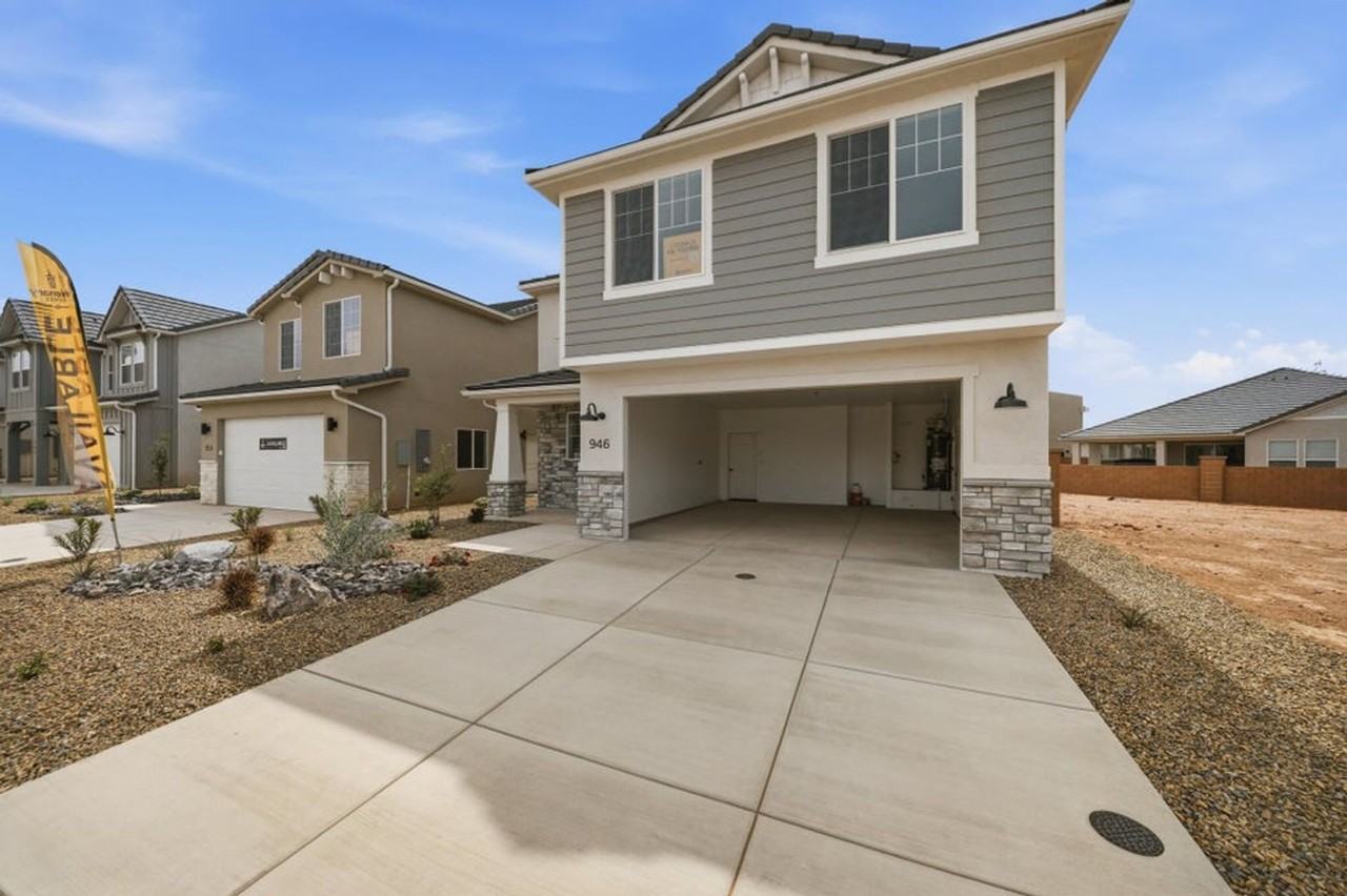 946 E Malibu Dr - Photo 3 of 31