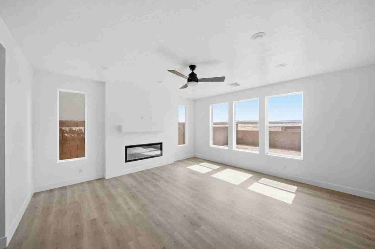 946 E Malibu Dr - Photo 6 of 31