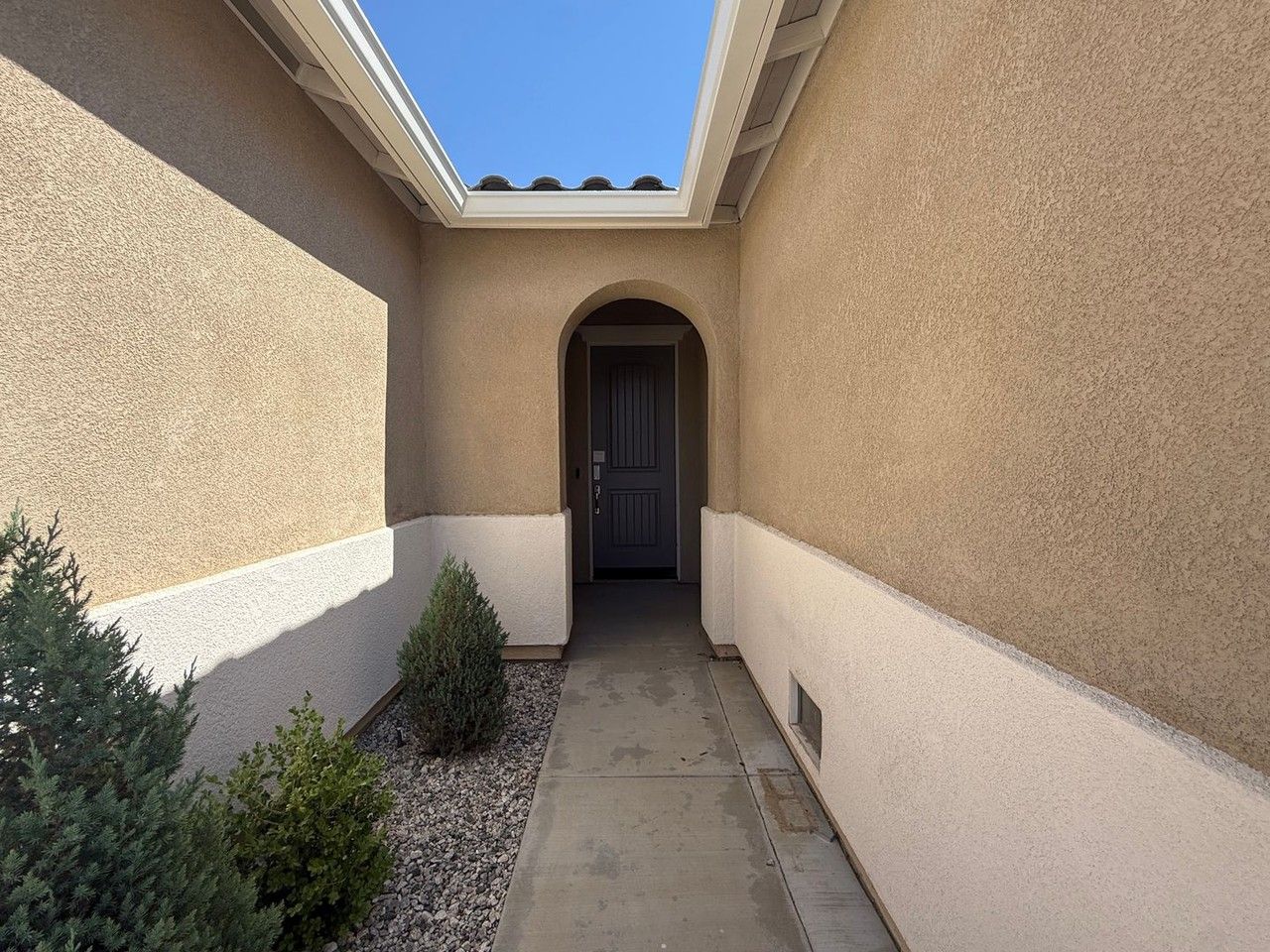 3918 Westbrook Ave - Photo 2 of 24